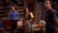 Leslie, Leonard, and Sheldon in The Big Bang Theory / Source: Netflix